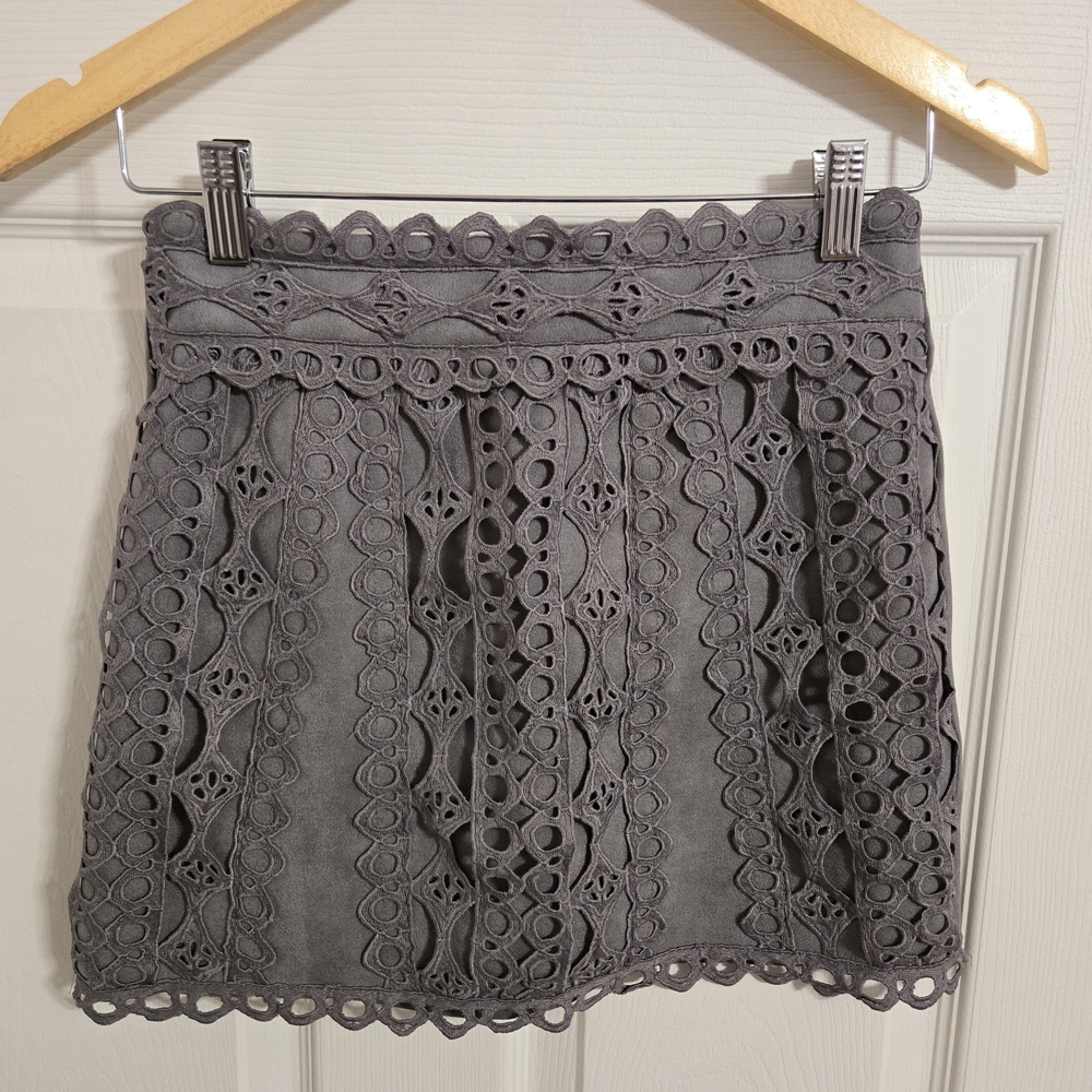 She + Sky Grey Scalloped Lace Mini Skirt Size Small NWT